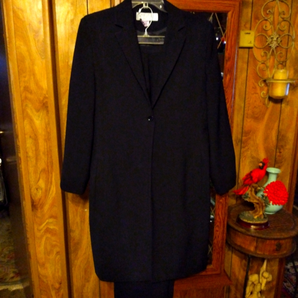 Larry Levine Pants Suit - Picture 2 of 12